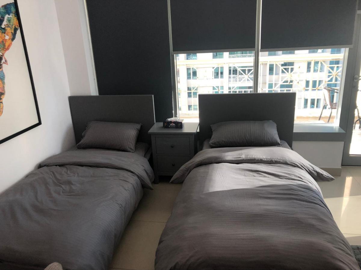 Downtown Boulevard One Bedroom Apt In 29 Blvd غرفة وصالة Burj & Fountain View Master Bedroom Plus 2 Single Beds In Living Room Ντουμπάι Εξωτερικό φωτογραφία